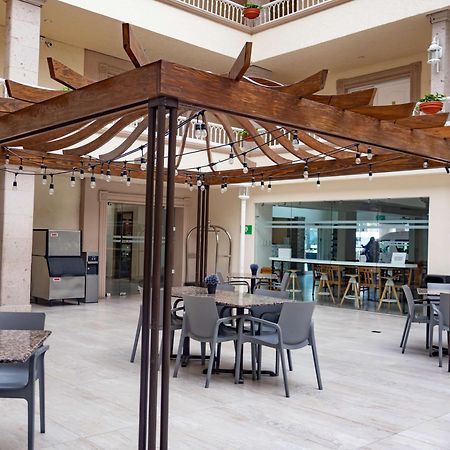 Best Western Plus Monterrey Colon Esterno foto