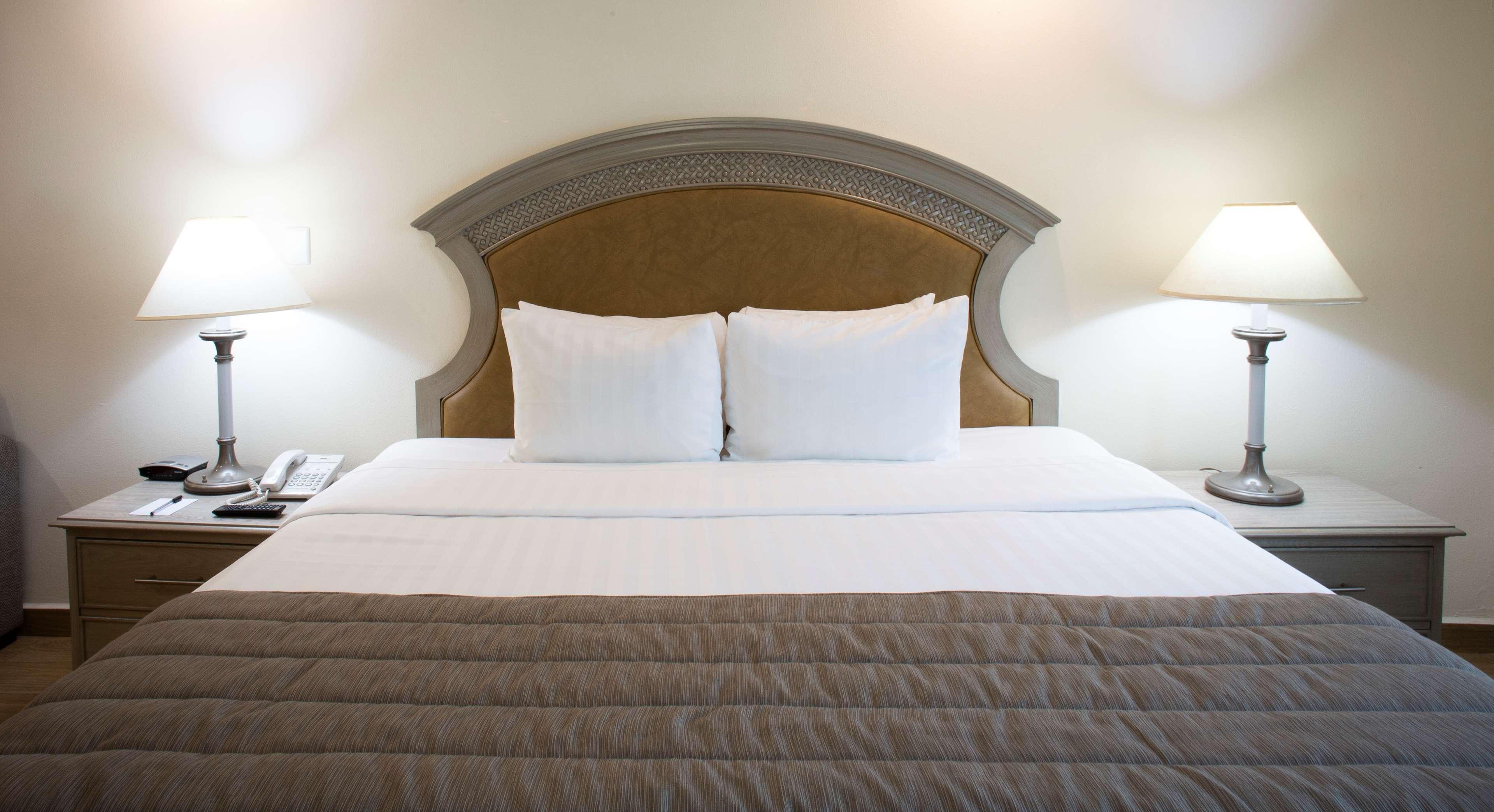 Best Western Plus Monterrey Colon Esterno foto