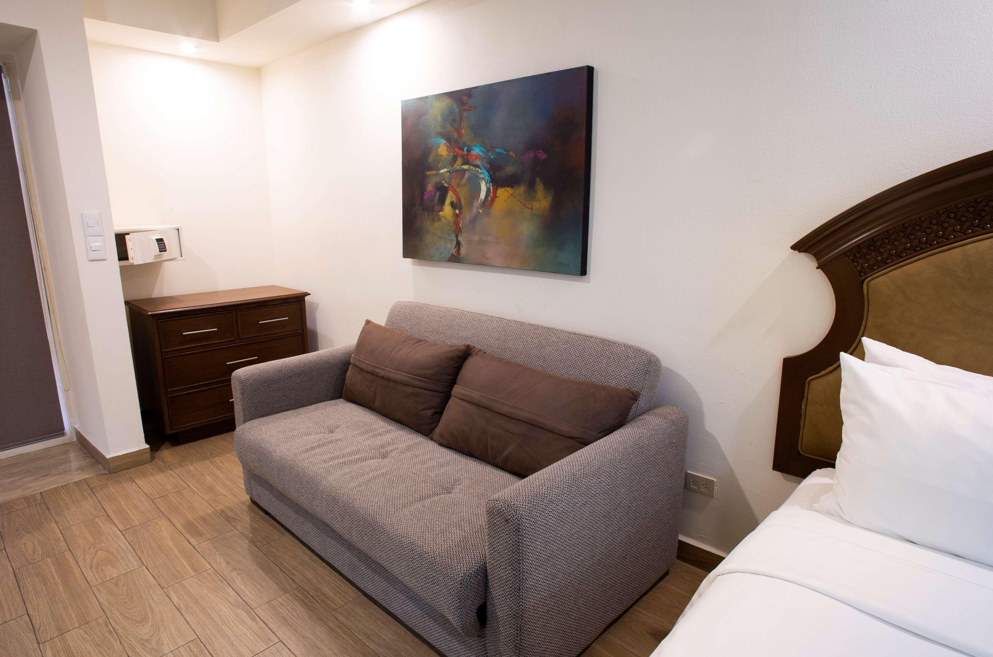 Best Western Plus Monterrey Colon Esterno foto