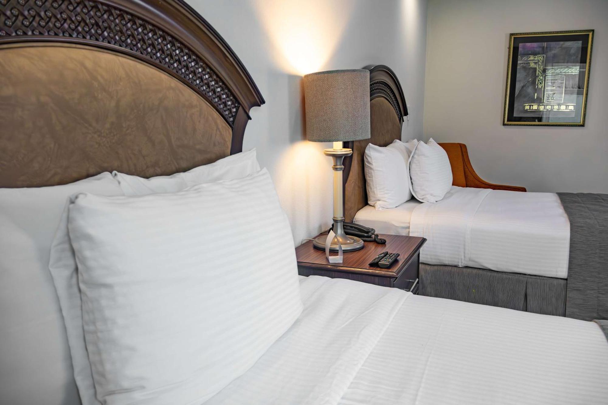 Best Western Plus Monterrey Colon Esterno foto