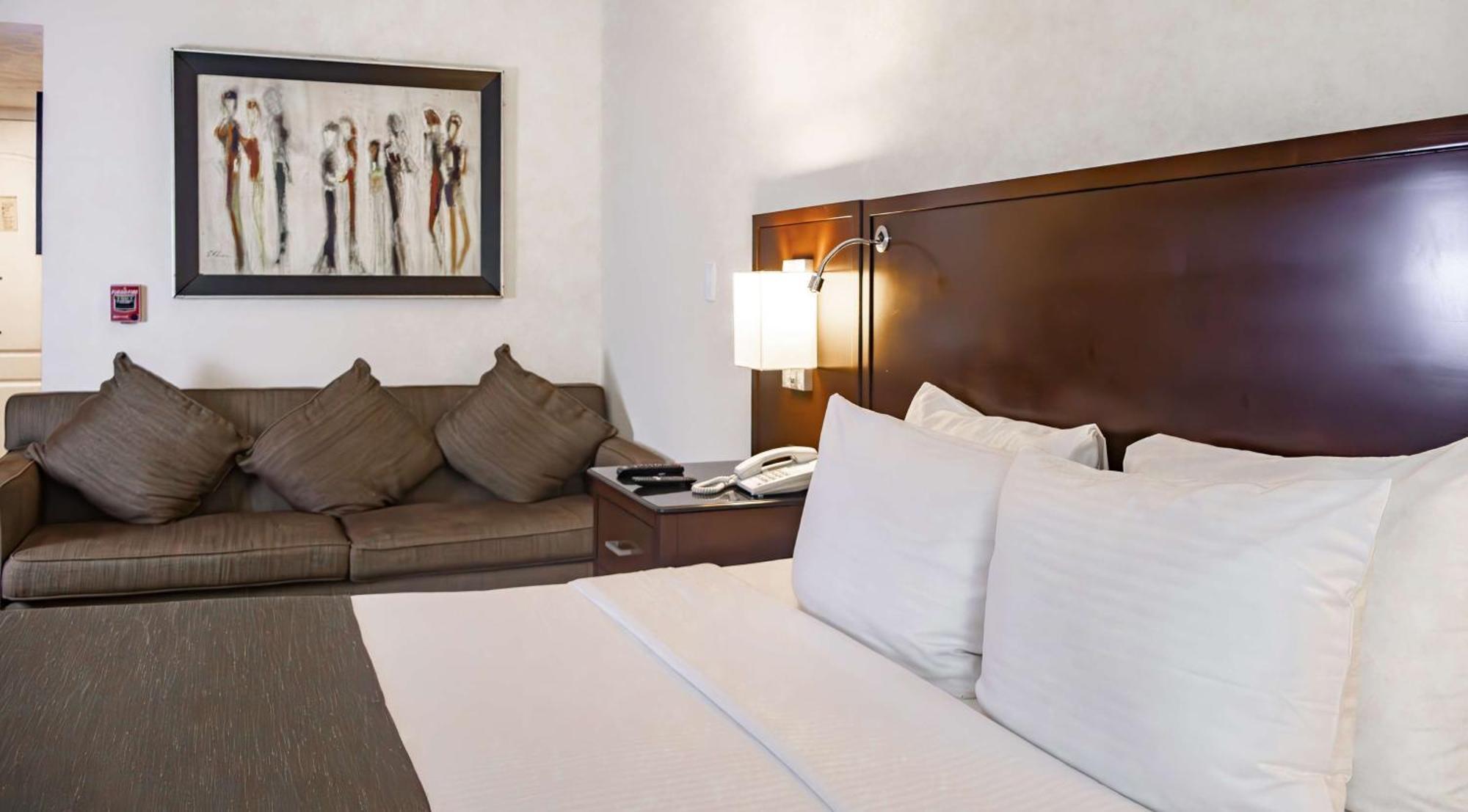 Best Western Plus Monterrey Colon Esterno foto
