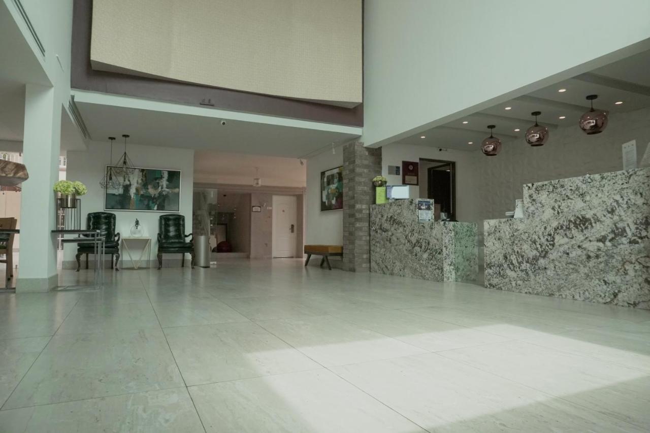 Best Western Plus Monterrey Colon Esterno foto